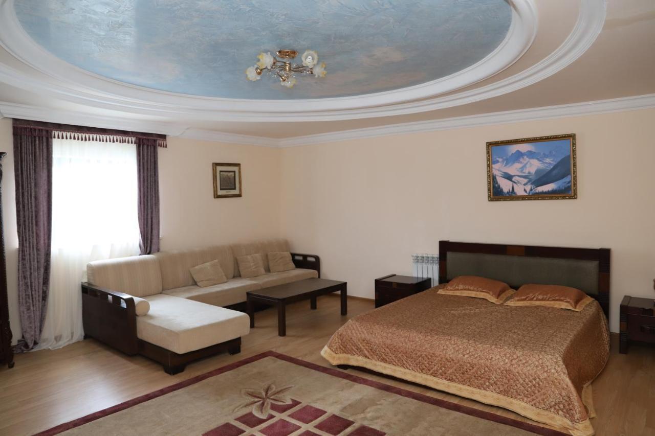Hotel Eurasia Deluxe โบโรโวเย ภายนอก รูปภาพ